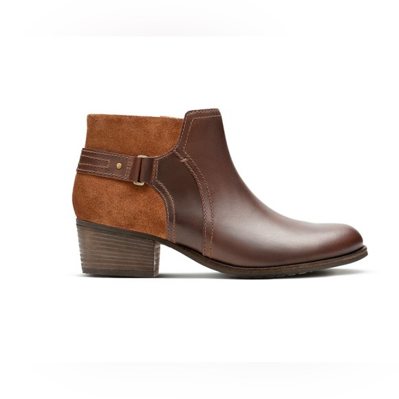 Clarks Maypearl Lilac Dark Tan Cushion Footbed Booties Sz 8.5 - Picture 1 of 16